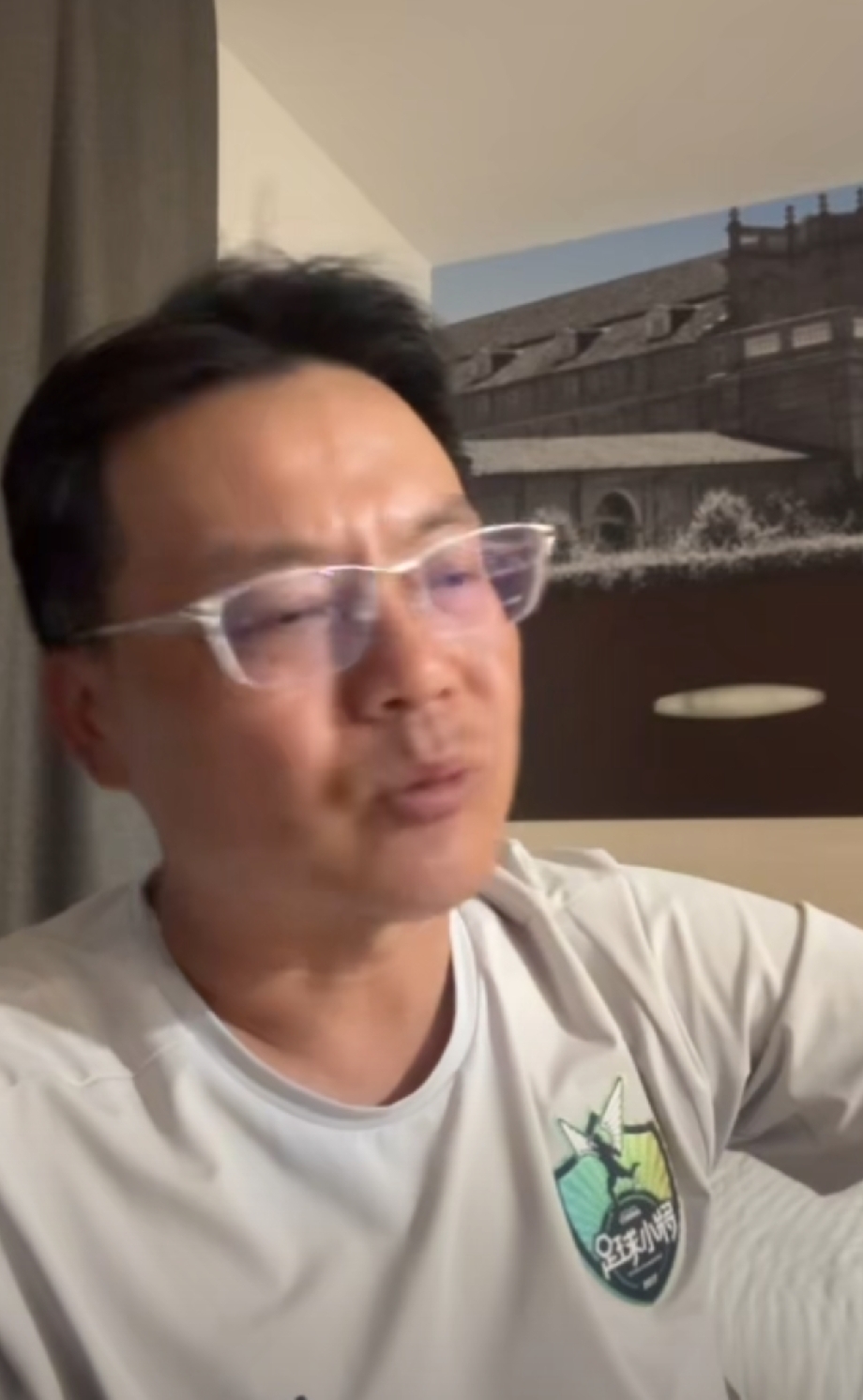 吴探透露，董路将5岁的儿子“一一”交给他，由他全权负责“一一”的足球训练。