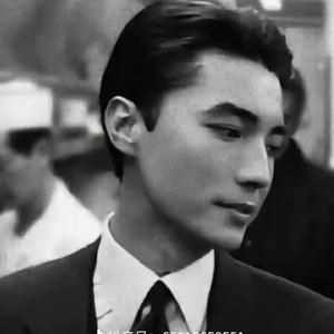 游鱼自水在观望