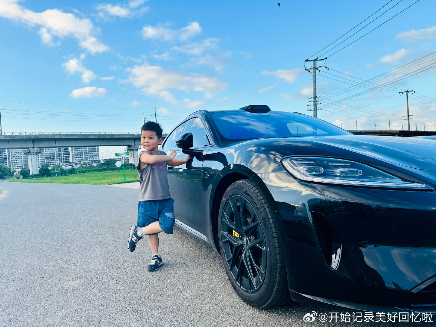 这个霸总耍完帅就被抱走了#尚界z7驭得住锋芒# ​