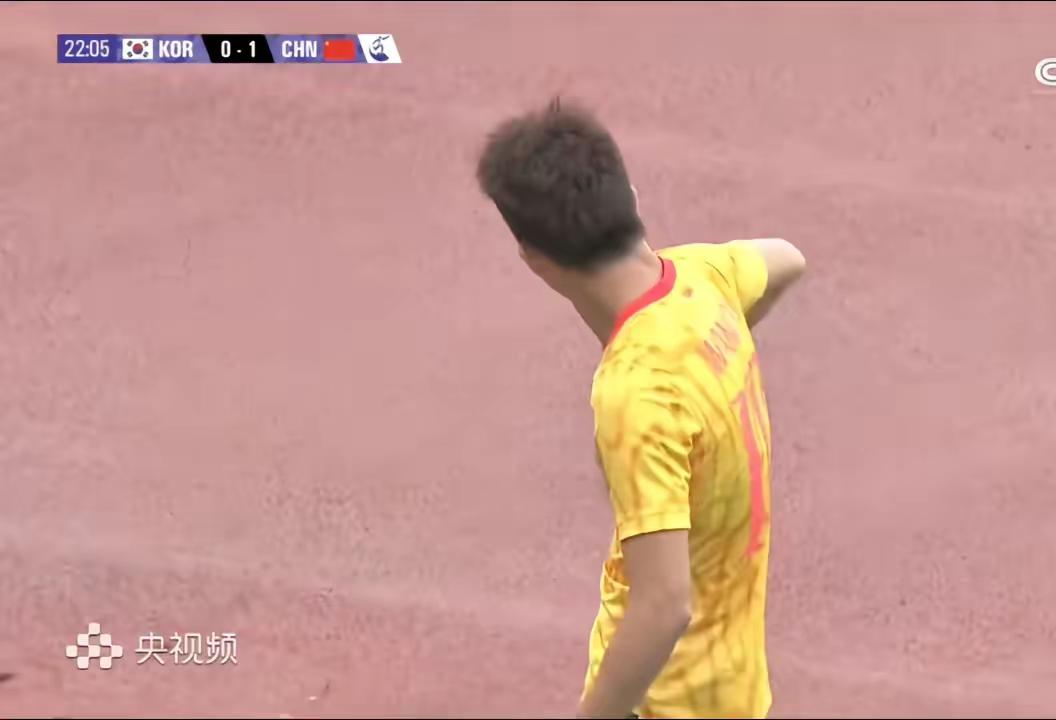 三脚踢碎韩国魂，钰栋我是中国人。国足进球时刻