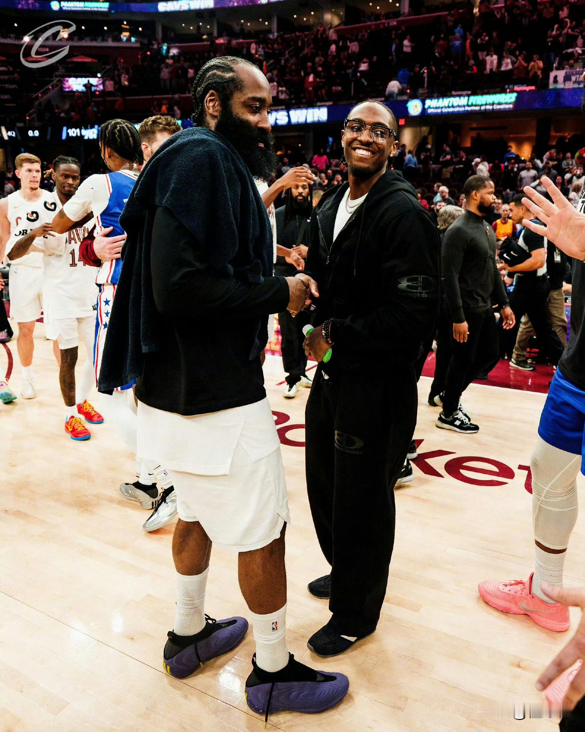 心怀感恩！马克西谈哈登：  “他是我永远尊重的大哥。”  “我们之前在...