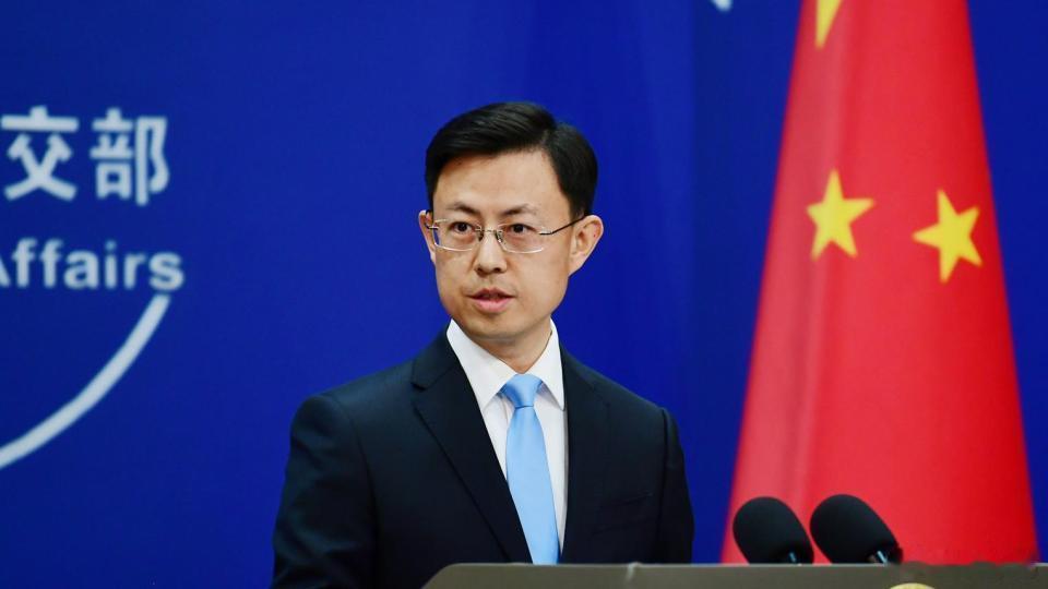 【52名新加坡人涉传销在广西被拘，外交部：依法查处在华外国公民违法犯罪案件】
中国执法部门近日在广西针对传销活动及相关违法行为展开行动，拘捕并扣留52名新加坡公民。新加坡外交部与警察部队今日发表联合声明证实此事，中国外交部发言人郭嘉昆同日回应称中方依法查处案件，并充分保障当事人合法权 ​