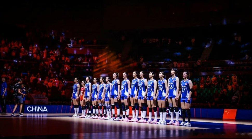 小组赛，中国女排以3-0（25-14、25-23、25-14）力克对手...