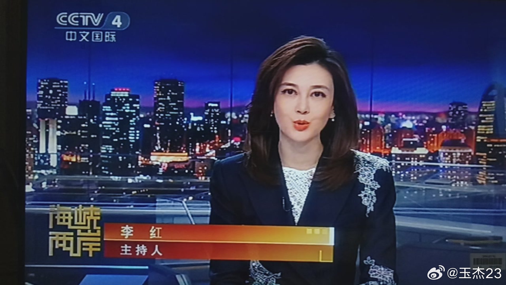 #高压气旋[超话]# 辽宁舰西太慑赖，
进武自诩能抗陆。
美台合制无人机，
封围航母军覆图。
亲爱的老婆，爱你[抱抱][心][鲜花][相爱][月亮][蜡烛] ​