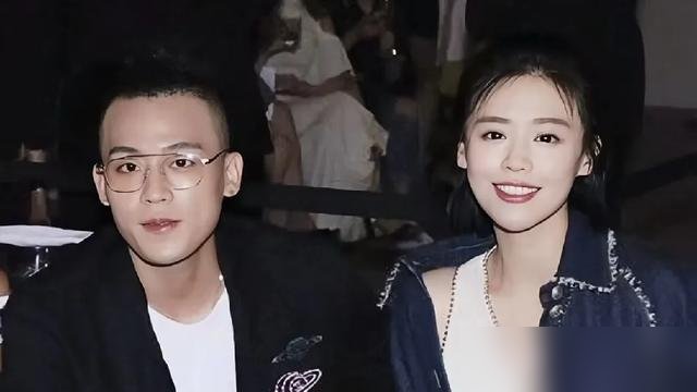 马思纯终于承认单身了，跟张曼乐那五年，彻底翻篇。
杨天真播客里她亲口说的，不想再用自己的能量去改变一个人。这话听着平静，背后全是账。当年跟欧豪分手，说事业心都重，没时间经营。后来跟张曼乐，时间有了，能量全搭进去，人也没改过来。
现在她减了50斤，停了抗抑郁药，红毯上眼神都变了。综艺里踏实干活，新