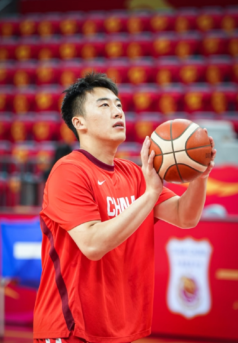 单场31分带队2分险胜！王俊杰NCAA爆发，压抑许久终于释放。
 
NCAA赛场传来惊喜消息，在海外征战的国内小将王俊杰打出生涯高光一战，用极具冲击力的表现带队拿下一场艰难险胜，让不少关注他的球迷倍感振奋。对阵布朗大学的这场较量，双方比分紧咬，对抗强度拉满，悬念保留到终场时刻。
 
全场比赛王俊杰出