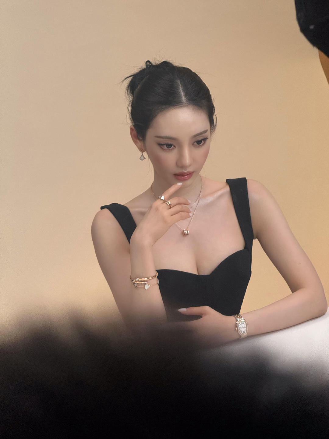 我真是觉得每个人花期是不一样的 这种长相最爽的就是在褪去婴儿肥之后…… ​