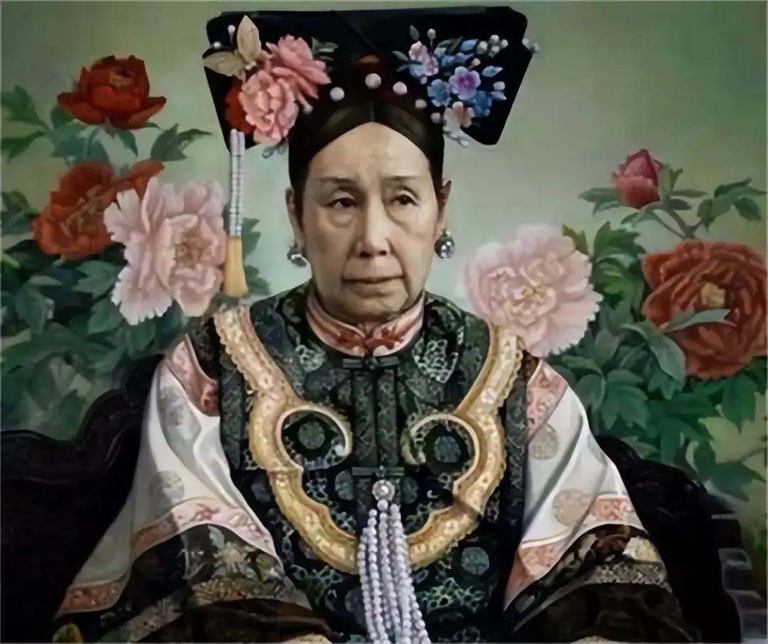 光绪二十八年，慈禧脖子上长了个毒疮，众太医束手无策。乡村郎中禹会元捉了几条蚂蟥，塞进慈禧的衣领。慈禧惊叫：“好痒！”说着就要伸手去挠。禹会元却赶紧阻止：“别动，否则办法就不灵了！”
 
蚂蟥在慈禧后颈蠕动，她手指攥紧了褥子，指节泛白。禹会元垂眼站着，并不看慈禧的脸。
 
“还要多久？”慈禧声音发紧。