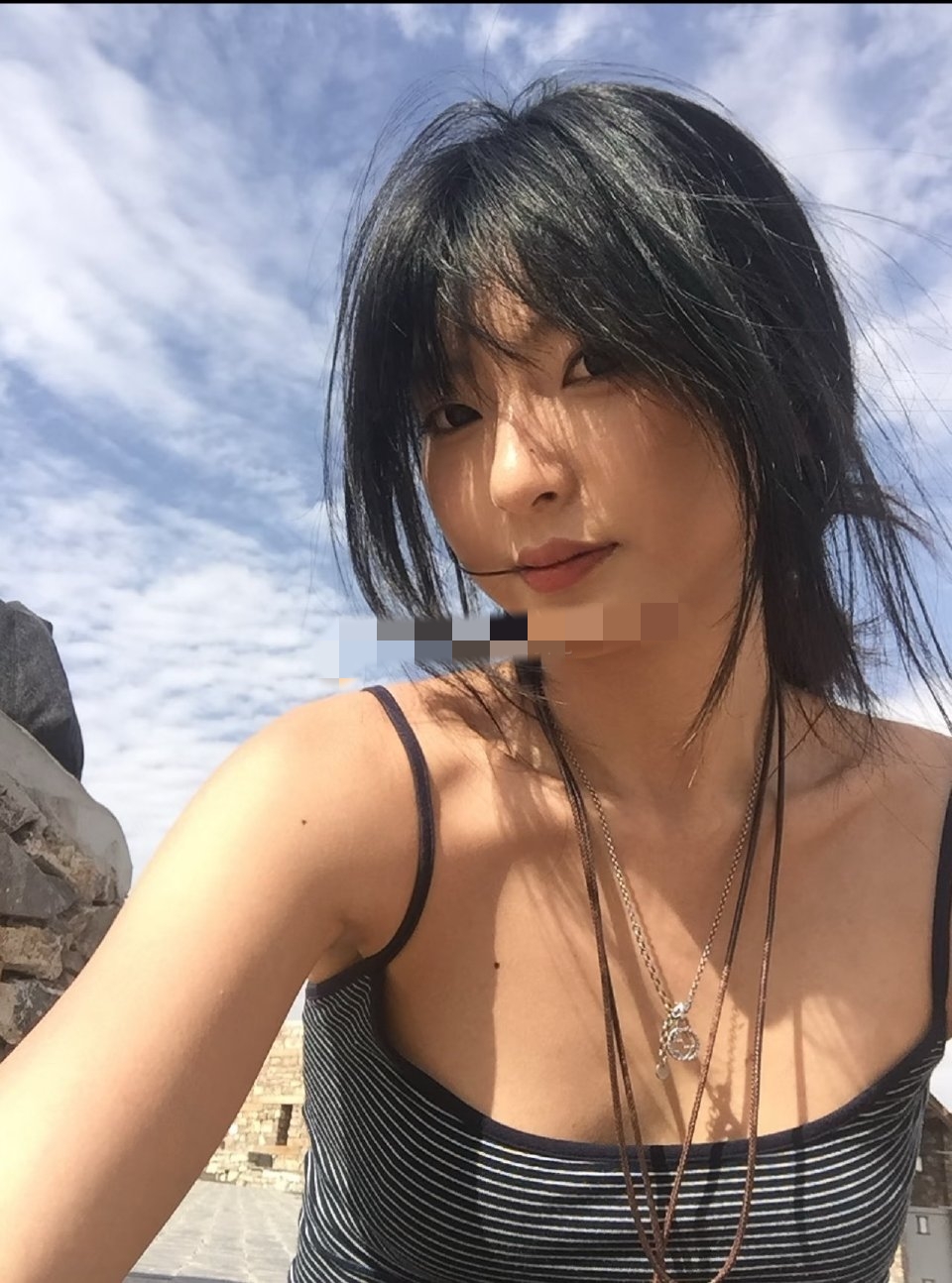 小盐巴这波清醒发言太圈粉！ 她算不上一眼惊艳的类型，但自带清爽耐看的盐...