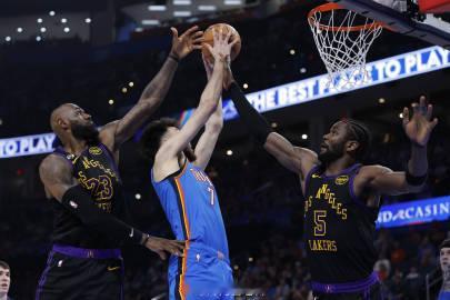 NBA季后赛西部决赛G7，雷霆103-111不敌马刺，大比分3-4被淘...