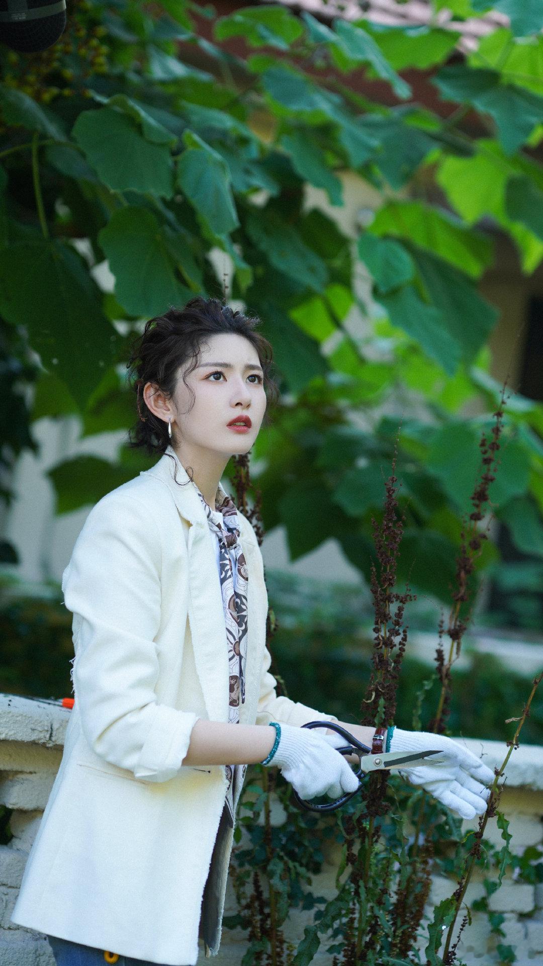 #赵晴[超话]# zq   #赵晴飞到我心上##赵晴郑幼安#     向阳生长，独属自己 ​