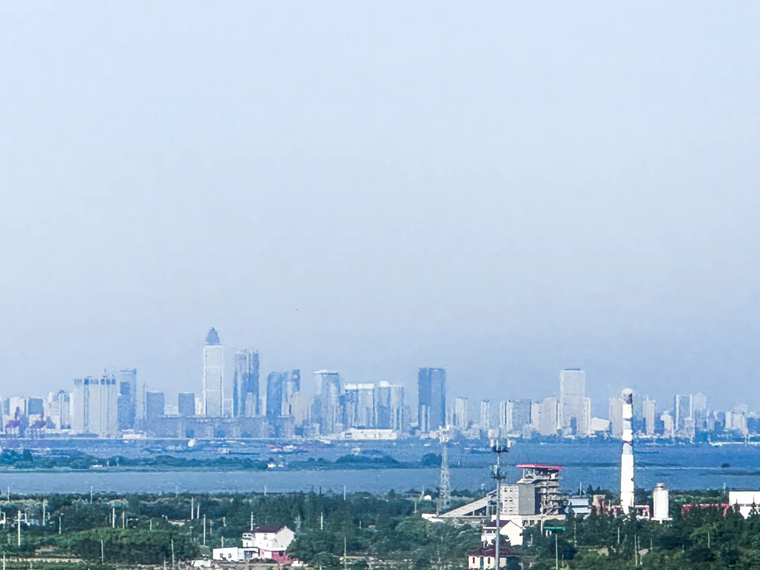 高铁抓拍一张曼哈顿通