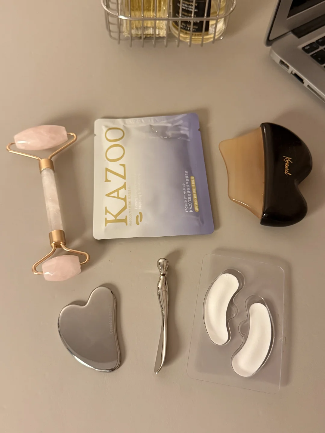 女人，眼睛迷死个人。。。