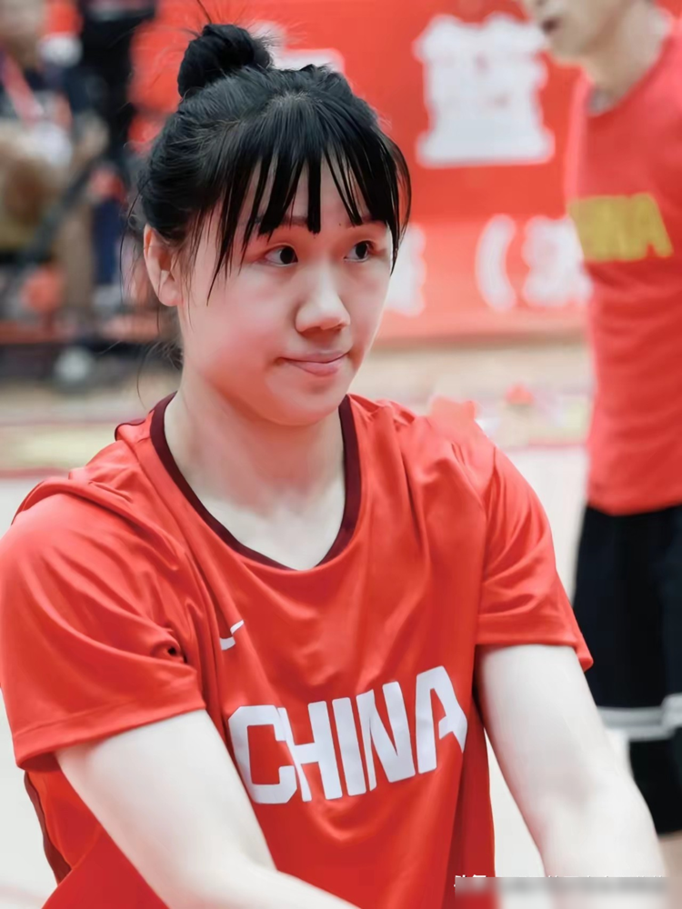 刚投进绝杀球，国家队大门就关上了？防守悍将张茹的落选，你看懂宫鲁鸣这步...