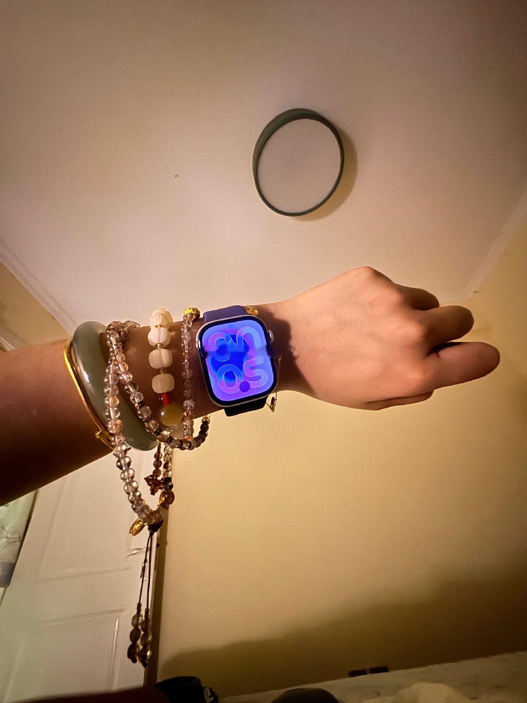 如果❤️爱始终如一
那我希望是Apple Watch S11
PS：一种很新潮的拍照姿势 ​