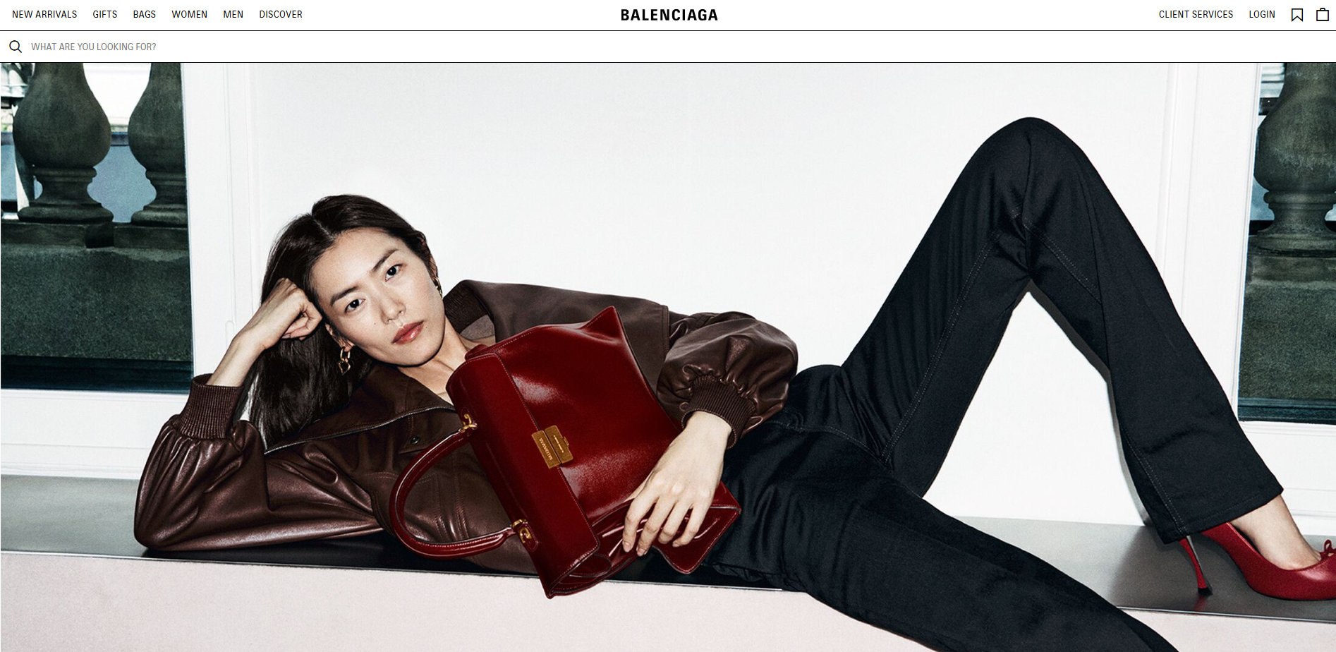 #刘雯[超话]#Balenciaga官网首页 ​