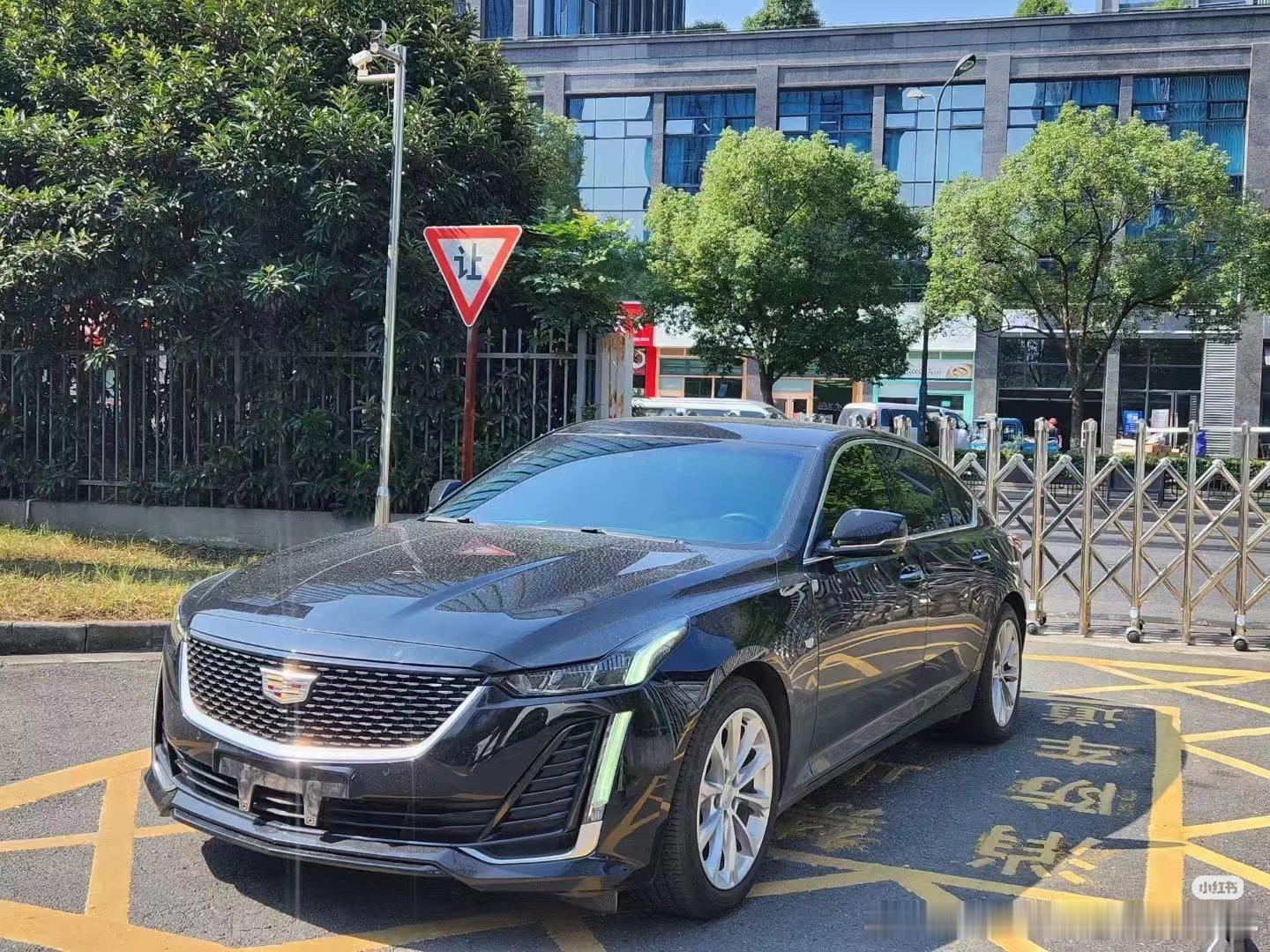 这辆开过的凯迪拉克CT5，安全行驶5万公里，极品车况也算正常，底盘紧凑，美系车的省油真是太厉害了，简直就是最喜欢开过的车 ​