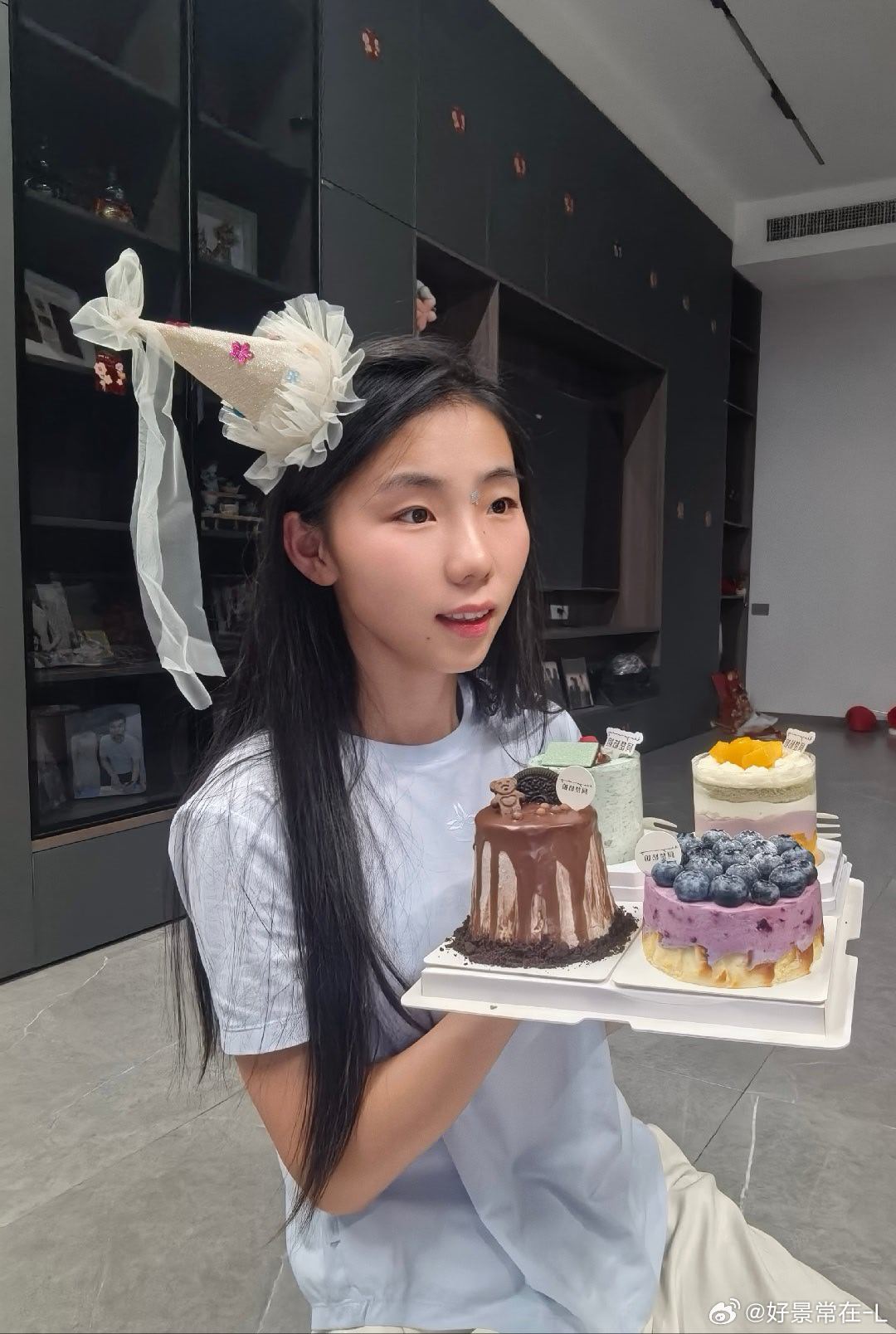 #鹿晗[超话]# 时间过的可真快呀… ​