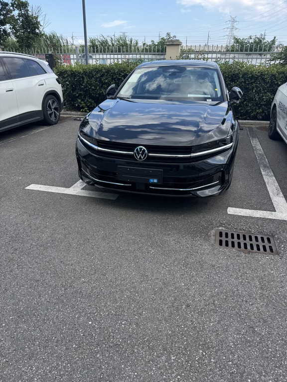 #每日推荐好车 #驾驶体验感 #值得入手的新车 一汽大众迈腾全系终身质保