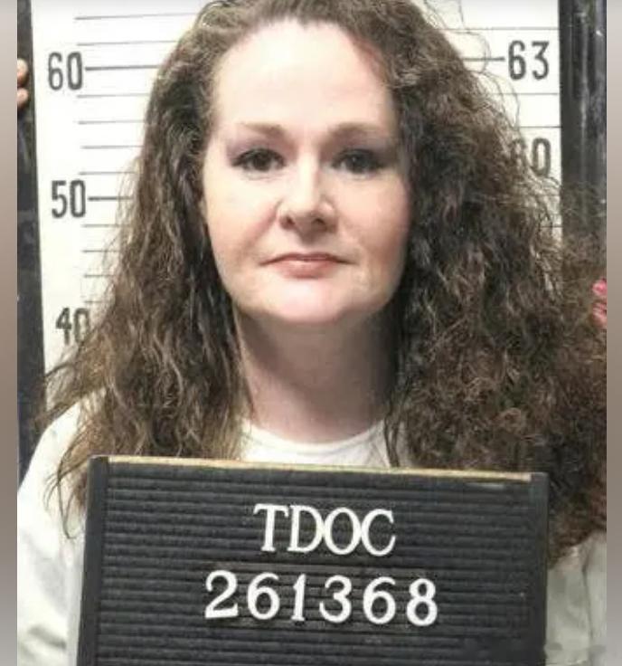 【美国死刑犯注射行刑未死最新进展】死刑犯克丽丝塔・派克（Christa Pike）历经两次注射未能致死！克丽丝塔・派克的律师称，田纳西州两次尝试对她执行注射死刑未果。行刑数小时后，派克正在纳什维尔一家医院接受“救命医疗救治”，此事再度引发公众对美国死刑制度的审视。

现年50岁的派克关押在田纳西 ​