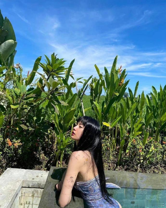 林珍娜洗了5次纹身一次麻药都没涂过。NANA身材好火辣，原来的细条纹身好有特点！ ​