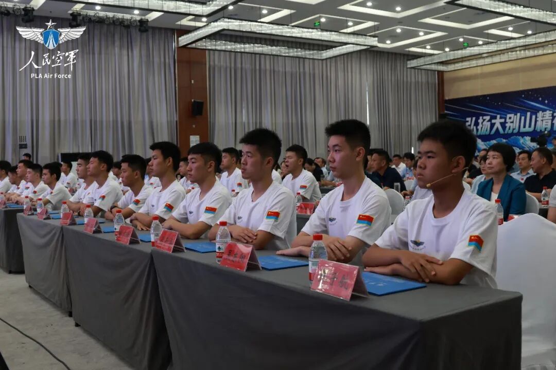 【第13次全国第一！ 今年，信阳市空军招飞录取38人，实现全市11个县...