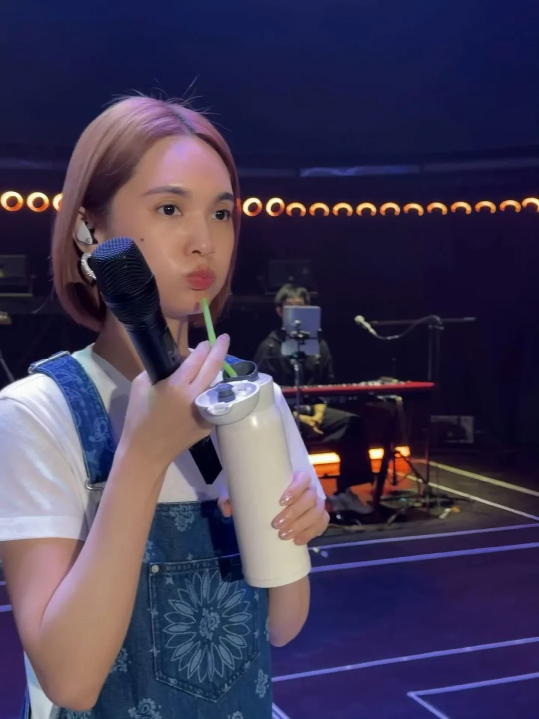 杨丞琳房间里的花絮Live图(宁波)