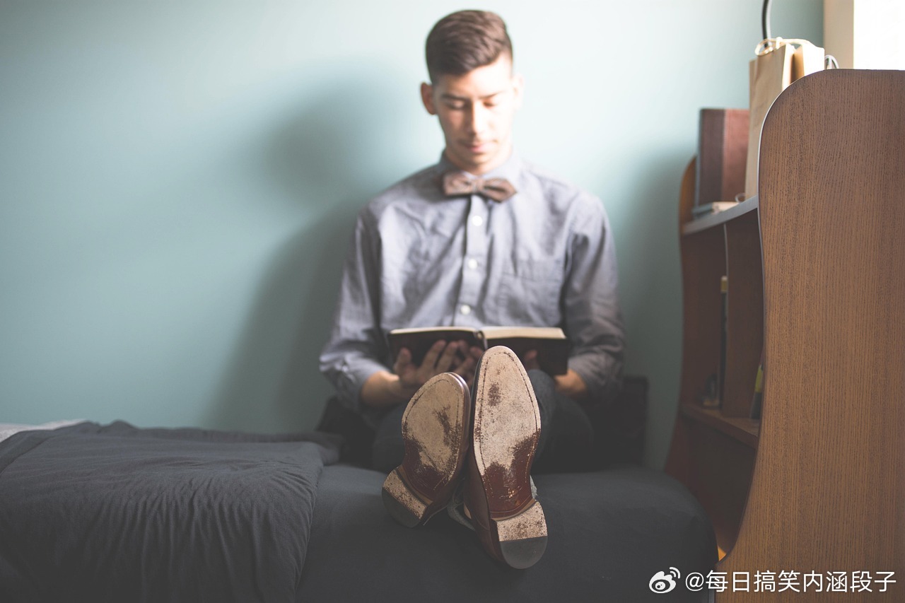 说真的，考研这个念头一旦冒出来，就像养了只爱拆家的二哈——你明明知道接...