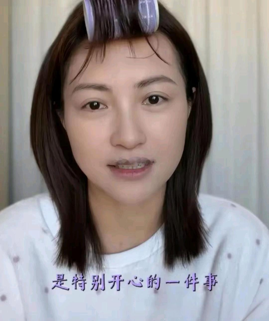 真是搞不懂包文婧，自己是电影学院毕业
跟杨幂、张小斐、袁姗姗、焦俊艳，经超都是同班同学。长得漂亮，身材有料，业务不差，强扭的瓜不甜，为啥偏苦苦追求包贝尔？
婚后放弃演艺事业，她不像普通工薪家庭做全职妈妈是没得选，而是自己心甘情愿放低姿态，几乎把自己活成了对方的附属品。
真正的嫁得好 ​