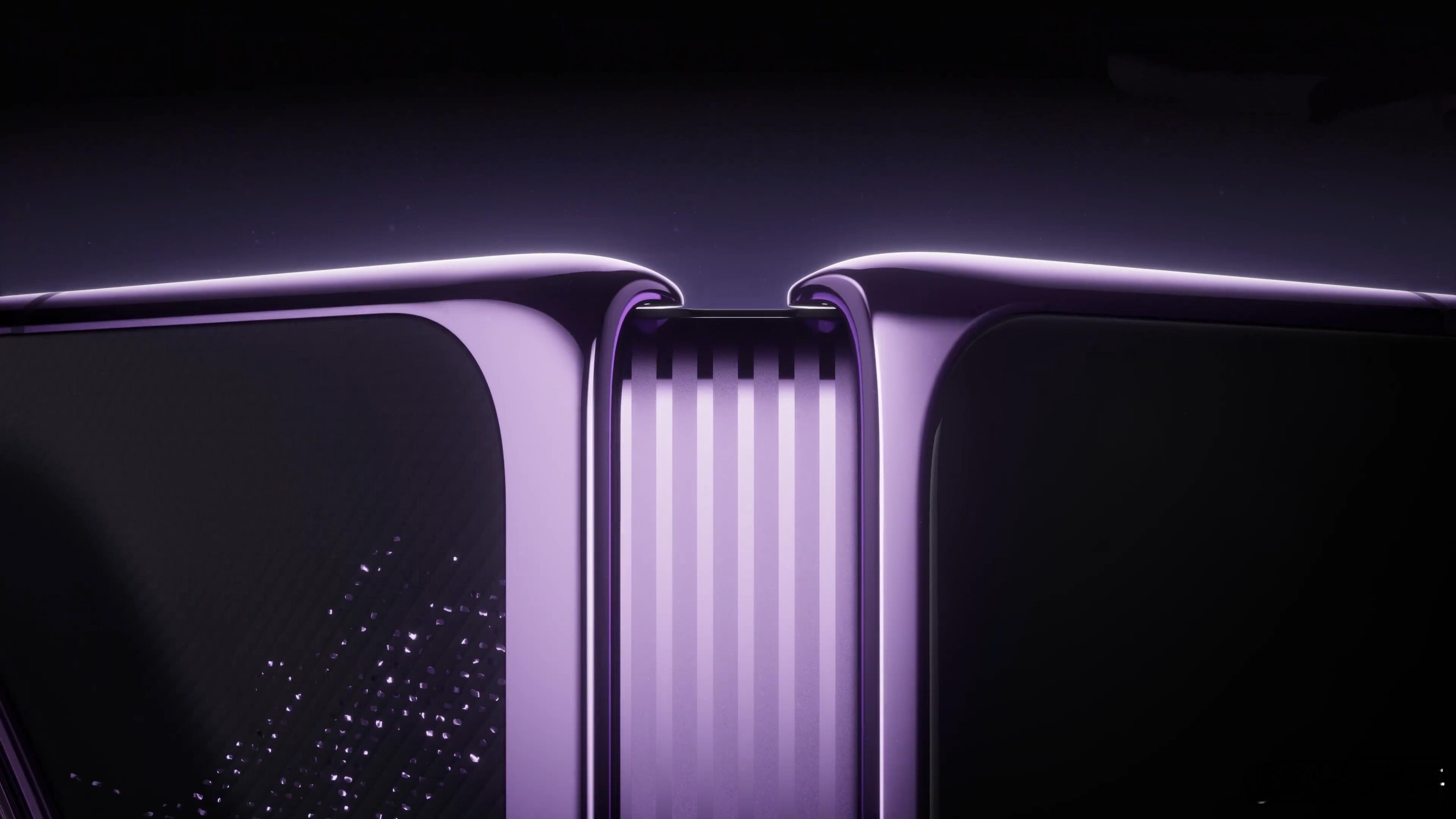 #华为三折叠采用全新展翼形态# 余总官宣华为 Mate XT 2 非凡大师的形态！果不其然，这次新的展开形态一出来就被大家讨论爆了！

余总也提到这一次的新款三折叠采用全新的展翼三折叠形态，通过首创华为天工铰链系统，通过双轨联动，将一块超薄柔性大屏内外翻折，实现技术性突破！这样做的好处就是中轴对 ​