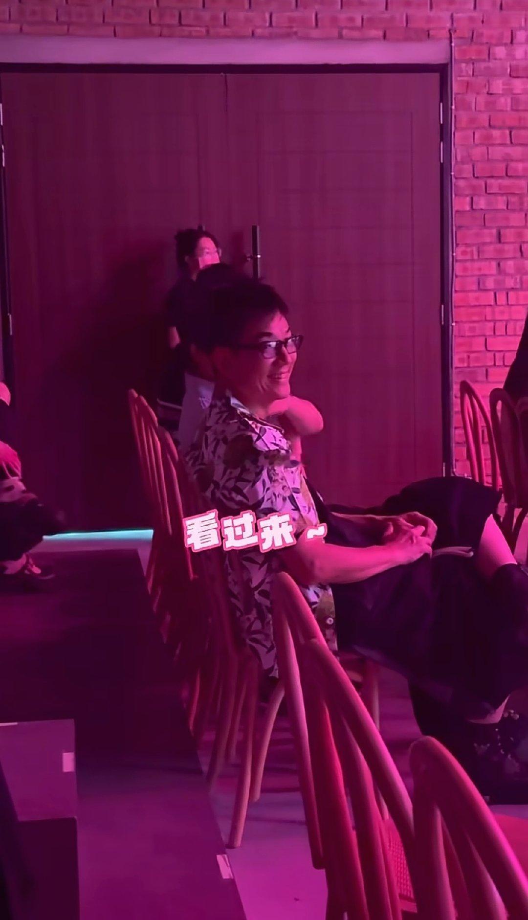 #任贤齐[超话]# 哥这笑容……心都化了……太爱了[手指比心][手指比心][手指比心]来自我的截图修图[心][心][心] ​