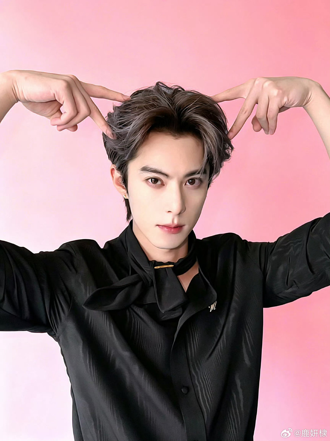 #王鹤棣[超话]# 你咋这么萌😍 ​