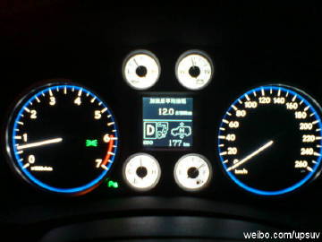 雷克萨斯LX570从车场提出时加了138升油,然后以100公里匀速从天...