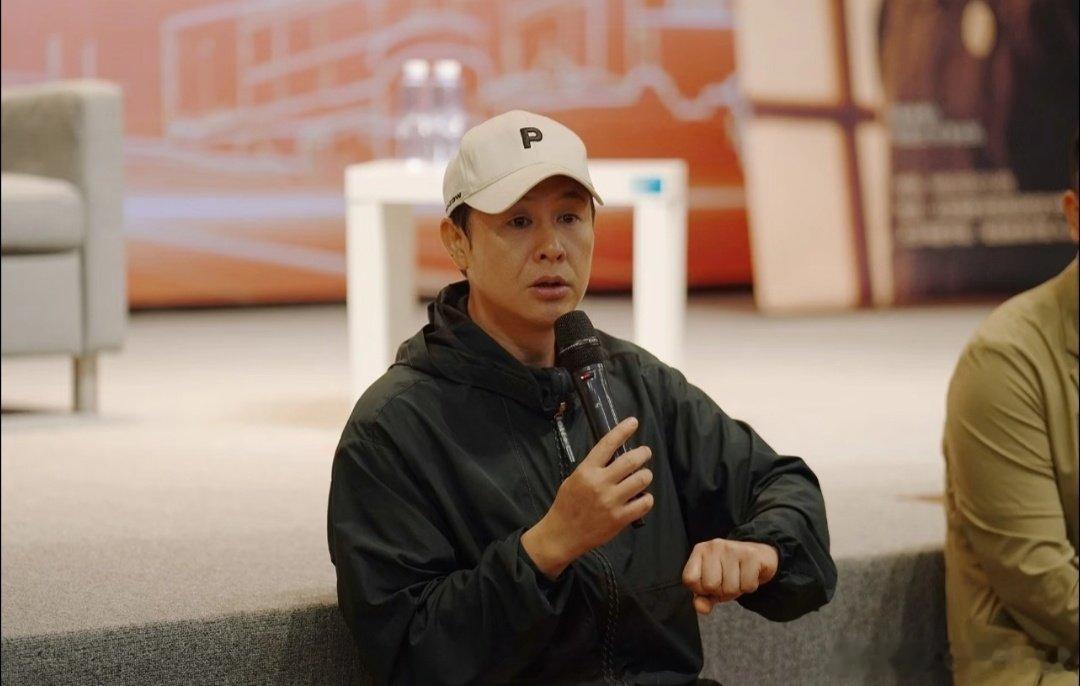 #张颂文[超话]# 图一有个萌萌文，图二是个呆萌文[嘻嘻] ​