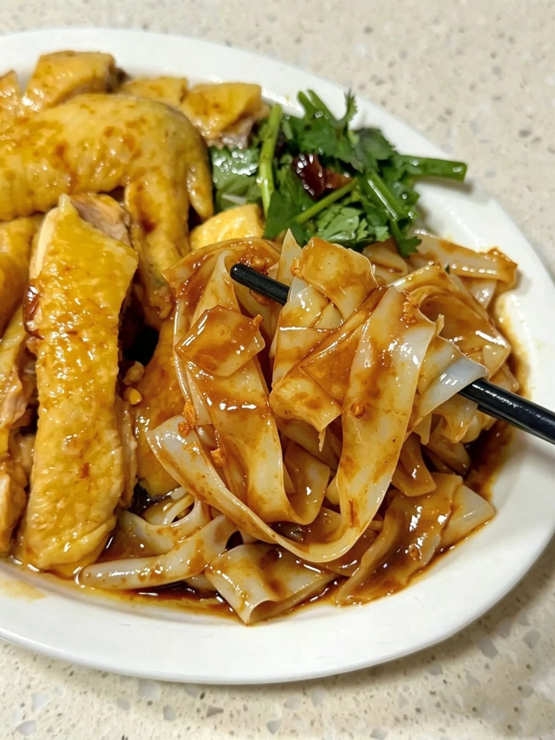 百吃不厌的家庭版香油鸡捞粉！！一定要试试！！