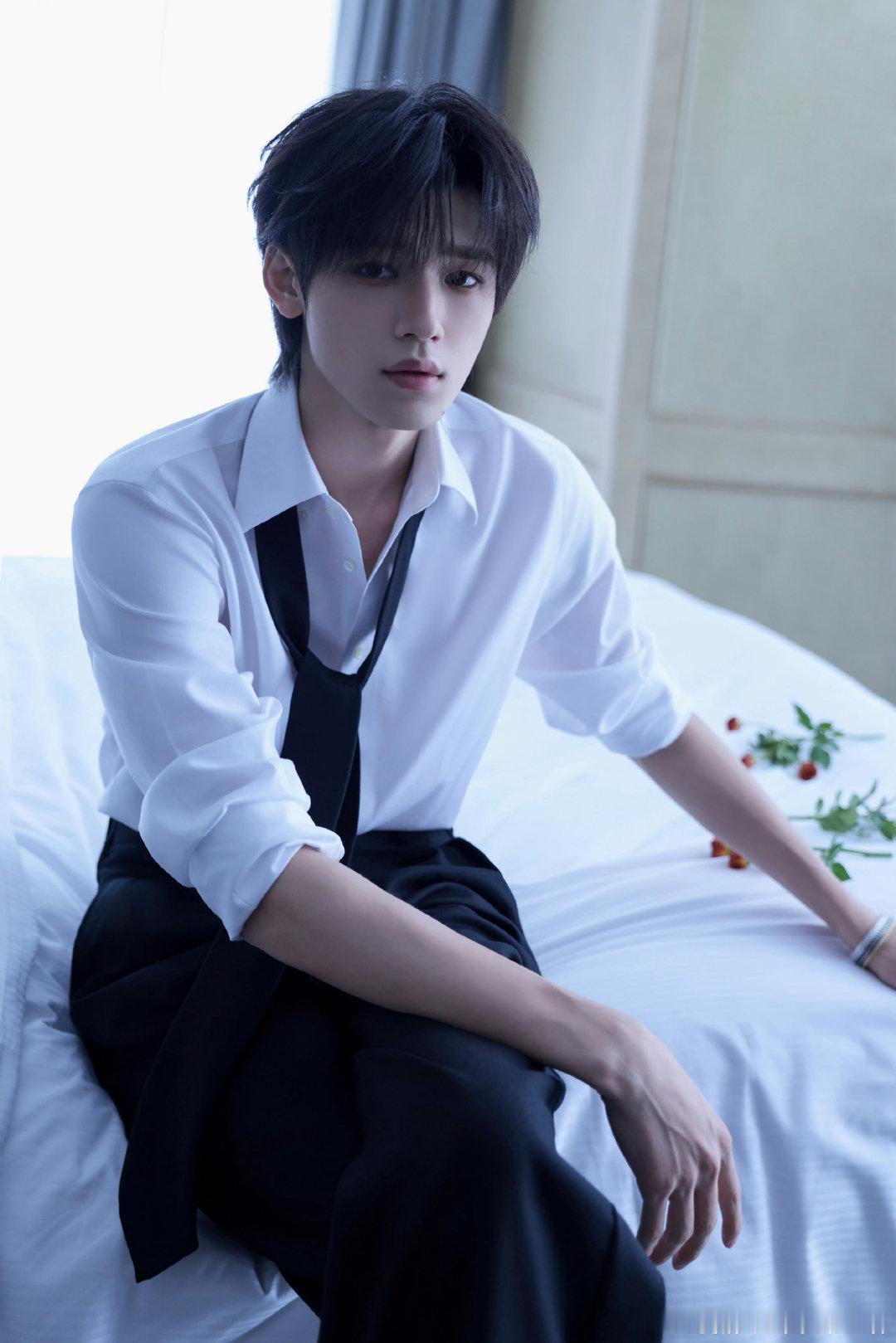 #宋亚轩 聊天记录#都点进来欣赏我老公吧！就是帅！正面看，帅！背面看，帅！左边看，帅！右边看，帅！上边看，帅！下边看，帅！用苹果手机看，帅！用华为手机看，帅！用小米手机看，帅！用三星手机看，帅！用哦坡手机看，帅！用维沃手机看，帅！ ​