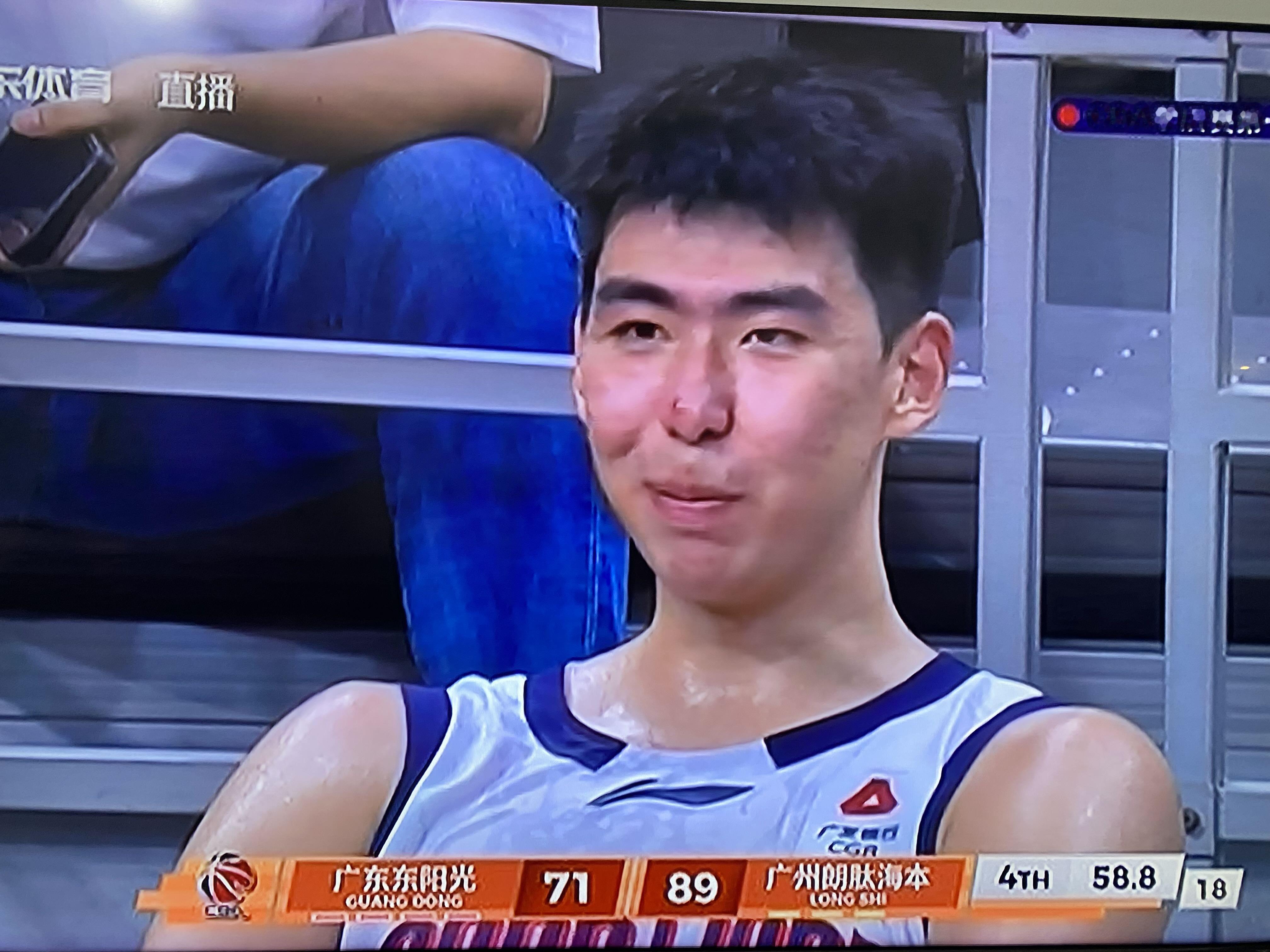输一场球不可怕，可怕的是连续输球，把队员的信心也输掉了！ 比赛结束，广...