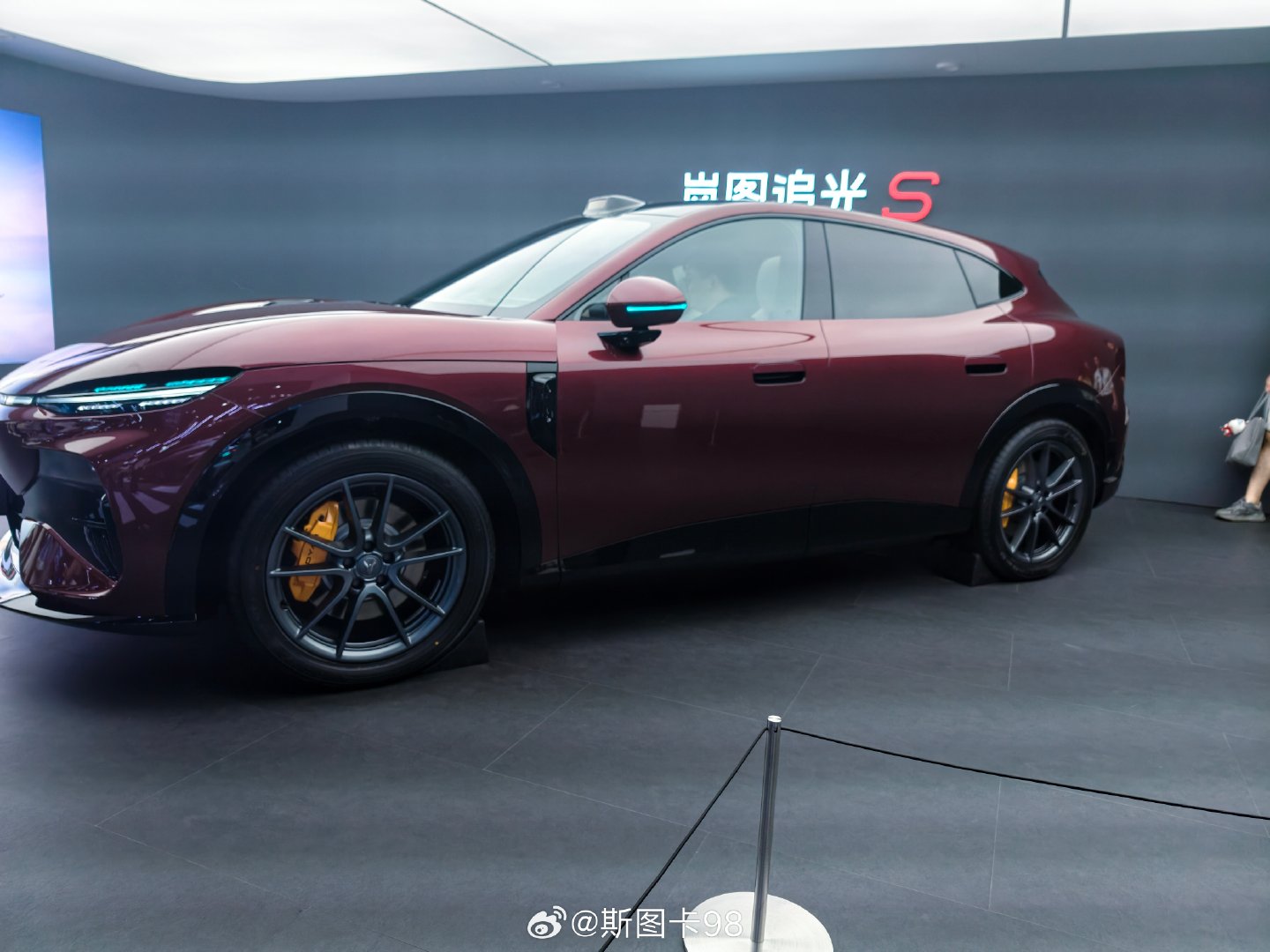 一直准备换个车，国产品牌太多了，眼睛都看花了
今天车展看上了钛7，岚图追光S，阿维塔07L
哪一个好一点？  ​