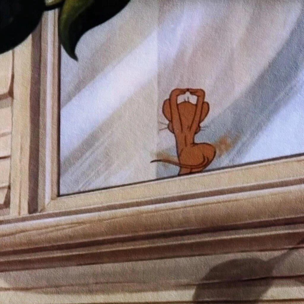 我以为我讨人喜欢是因为我工作能力强，过往的经验恰好能补齐当前团队的短板
结果昨天被同事们轮流评价，所有人都在夸我：特别会软硬兼施地解决问题（翻译：特别能吵架！）

说我来之前他们总被别的部门压榨，这个让帮帮忙那个让帮帮忙他们全接，结果自己有需求找别的部门帮忙就被敷衍。
我来了以后自己 ​
