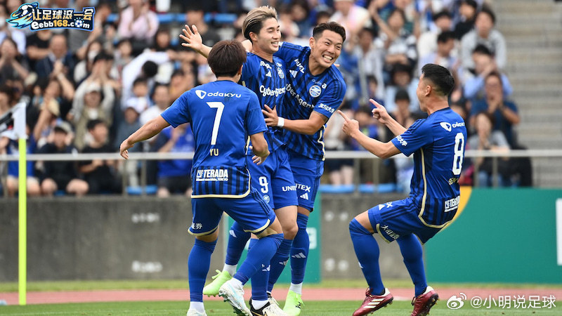 町田泽维亚vs福冈黄蜂001日职赛事方向：主胜年龄：1-0 2-0 2-1月份：1 2 3取胜的核心原因：3. 三中卫体系防守稳：昌子源领衔后防，近期多次零封；边翼卫能上能下，兼顾进攻插上和快速回防，攻守平衡。4. 斗志强硬、擅长硬仗：风格偏硬朗，对抗敢拼，哪怕双线作战、体能一般，也能咬牙坚持到最后，常有绝杀表现。足球预测足球第一课vplus体育赛事狂欢季