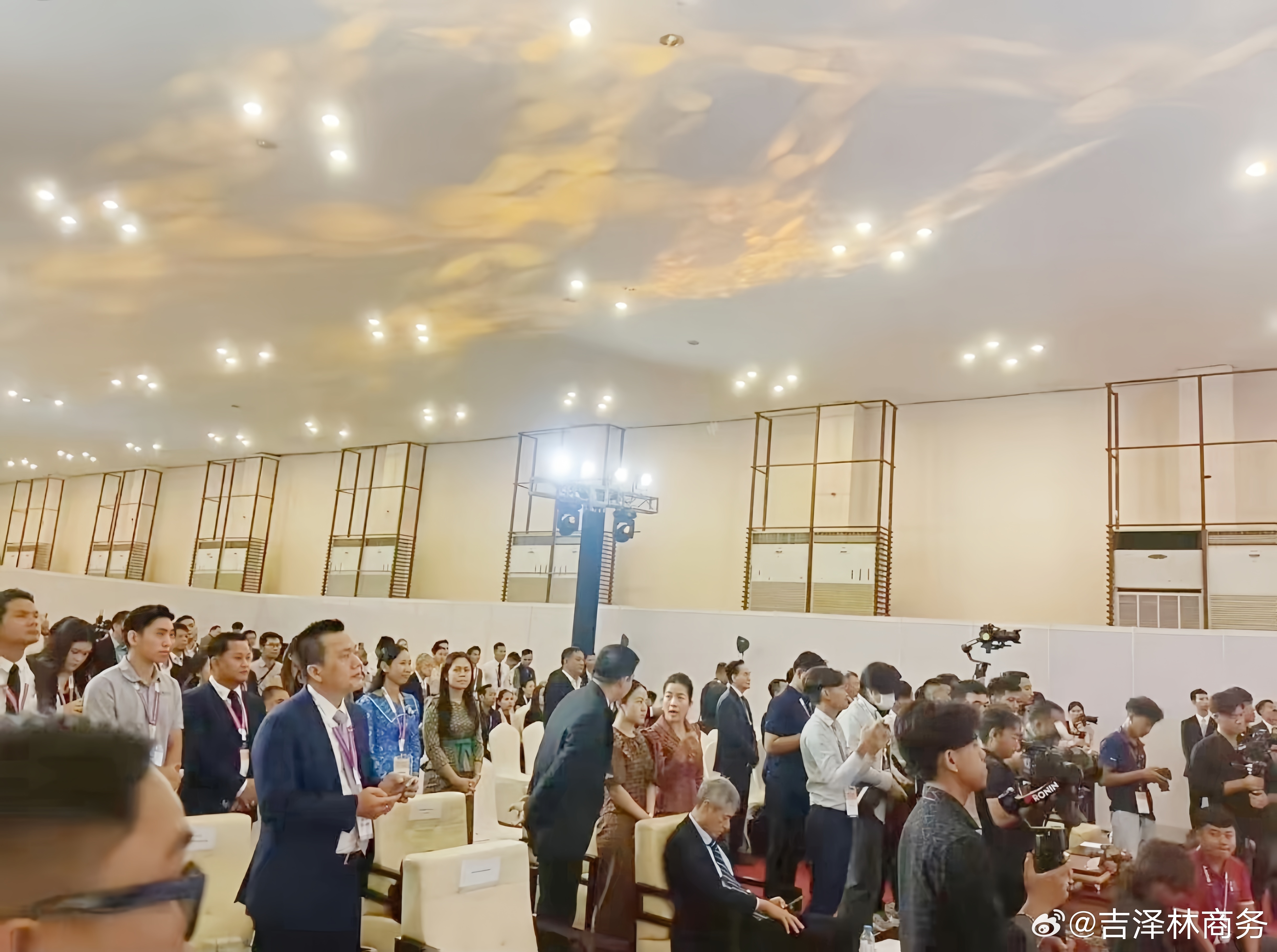 🇰🇭柬埔寨CAMFOOD金边国际食品餐饮展
2027.11.3‑5｜金边钻石岛会展中心
柬埔寨本土头部B2B食品大展
近1.9万专业采购商，覆盖柬埔寨+老挝、越南渠道
食品｜预制菜｜调味品｜餐饮设备均可参展
想布局中南半岛蓝海市场欢迎咨询参展✨
吉泽林I国内外食品展一站式服务
 
#柬埔寨食品展 # ​
