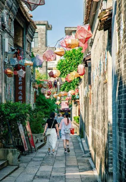广州city walk！！不花钱的古镇，沙湾古镇想了解岭南氏族、婚嫁...