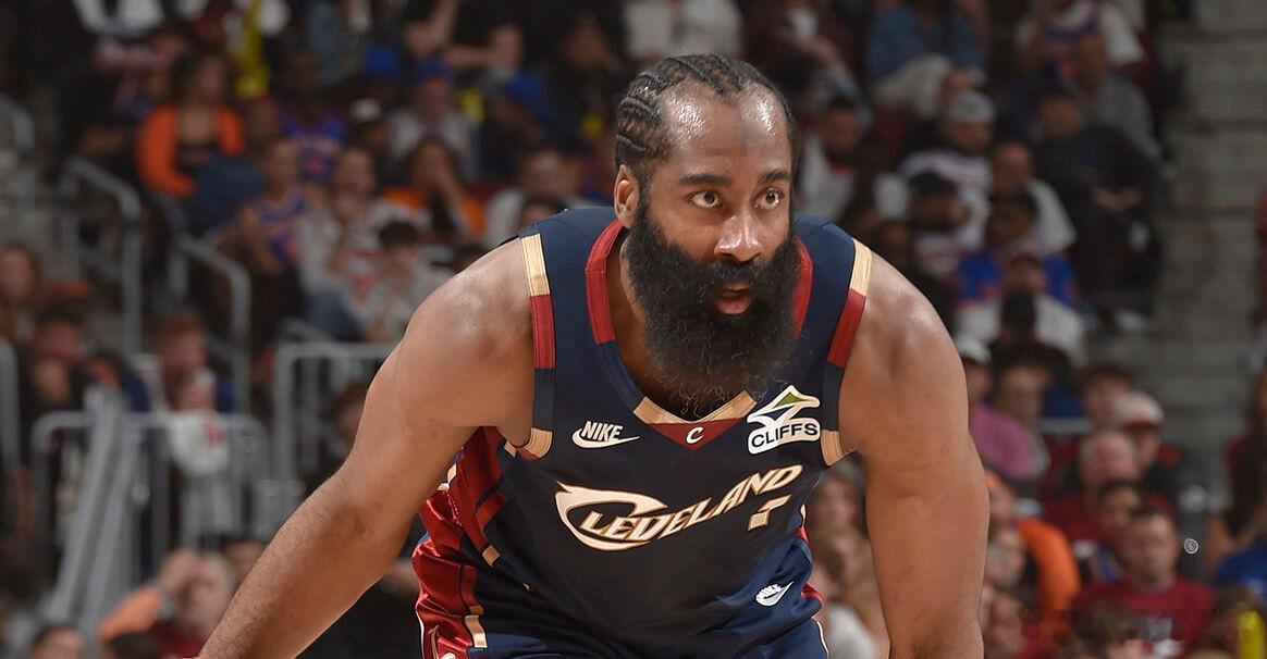 据NBA记者Fischer消息，哈登及其团队如今对漫长的谈判流程愈发...