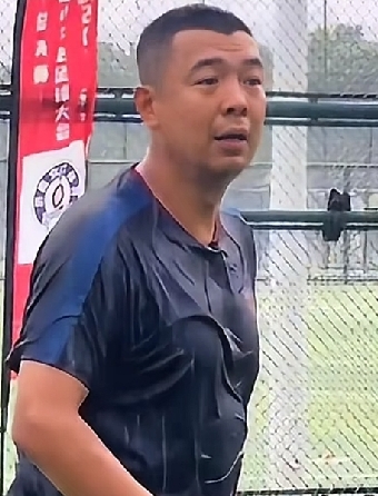 徐亮，力挺国足主帅邵佳一——就是把“天王老子”请来了，中国足球也是这个样子！
