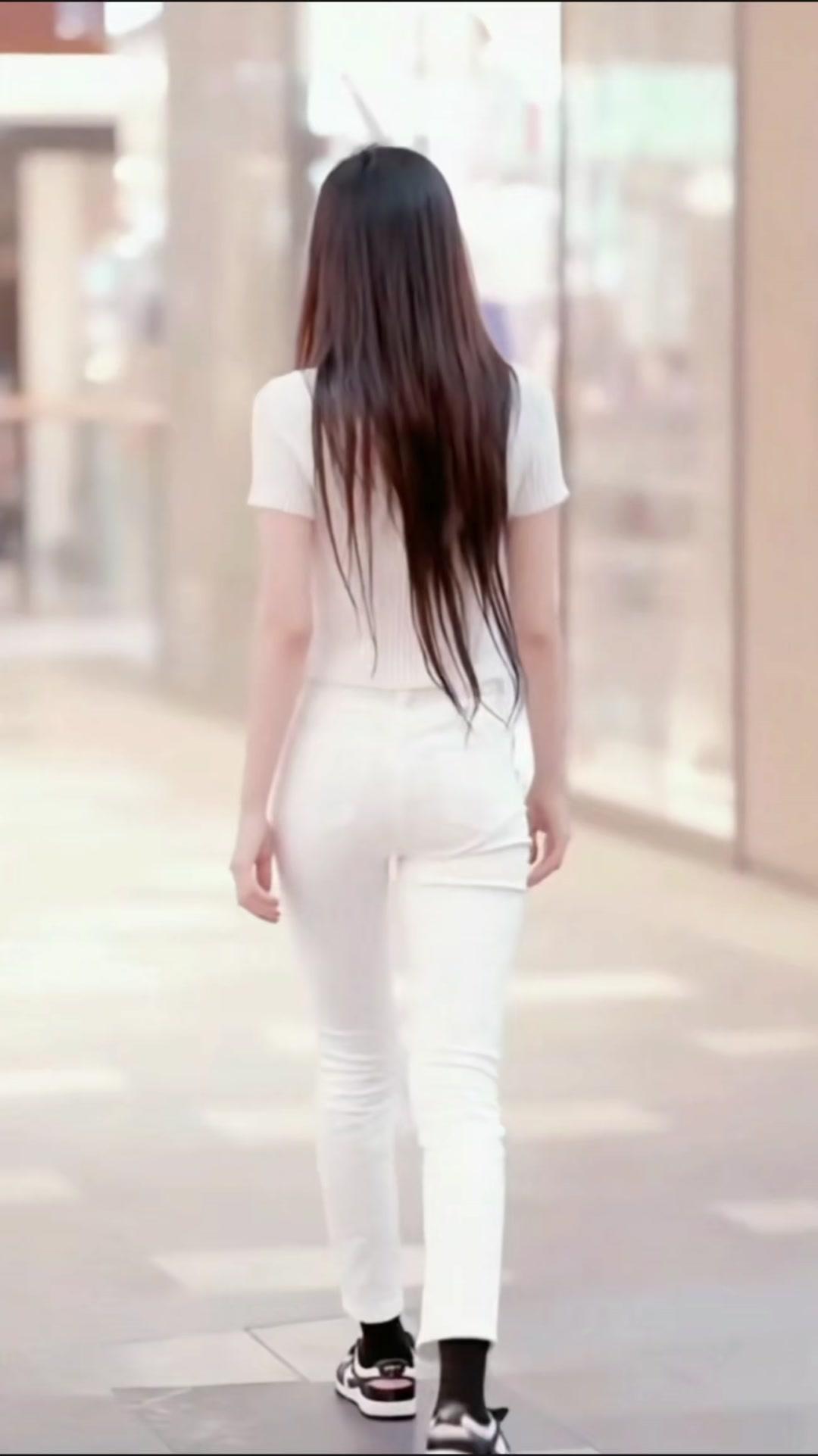 哪款街拍是你的菜？📸镜头下的街拍，总能捕捉到不经意的惊艳。今天分享一...