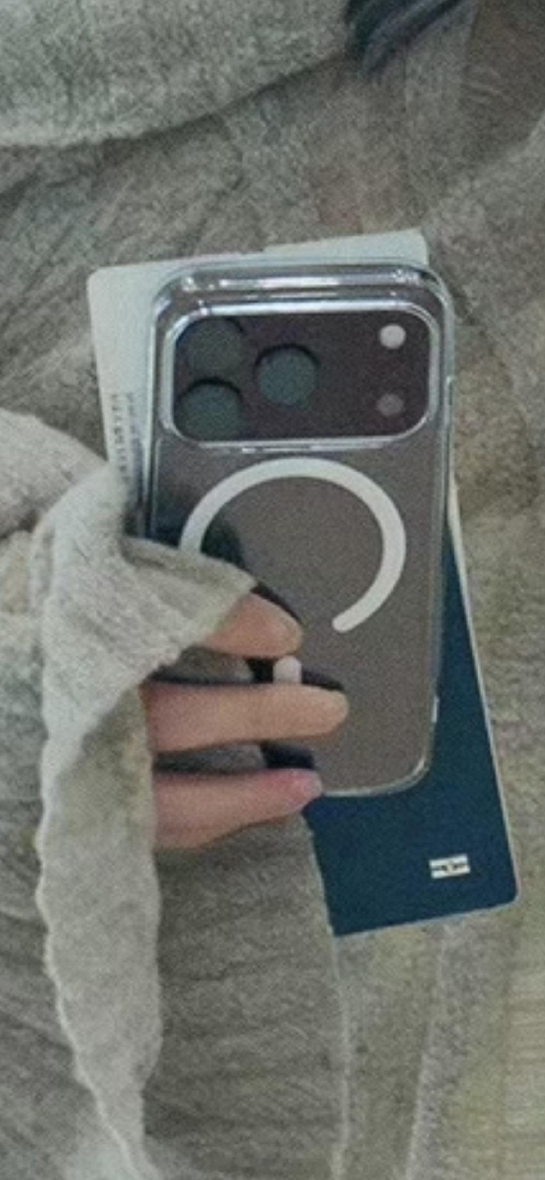 突然觉得iPhone 18 Pro Max变好看了！ ​