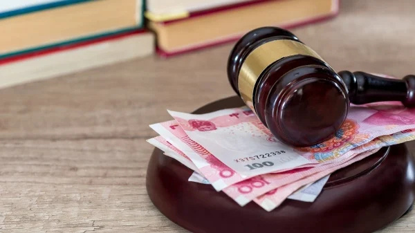 #摆酒未领证分手彩礼判退10万#
最近这个热搜看得挺让人感慨，办了热闹的结婚酒席，两个人也有了孩子，偏偏一直没有去领结婚证，感情走到尽头闹分开之后，彩礼纠纷就闹上了法庭，最后法院判决女方返还10万元彩礼。很多人看完之后第一反应都很纠结，民间眼里摆了酒就等于结婚，但在法律上并不是这样，结 ​