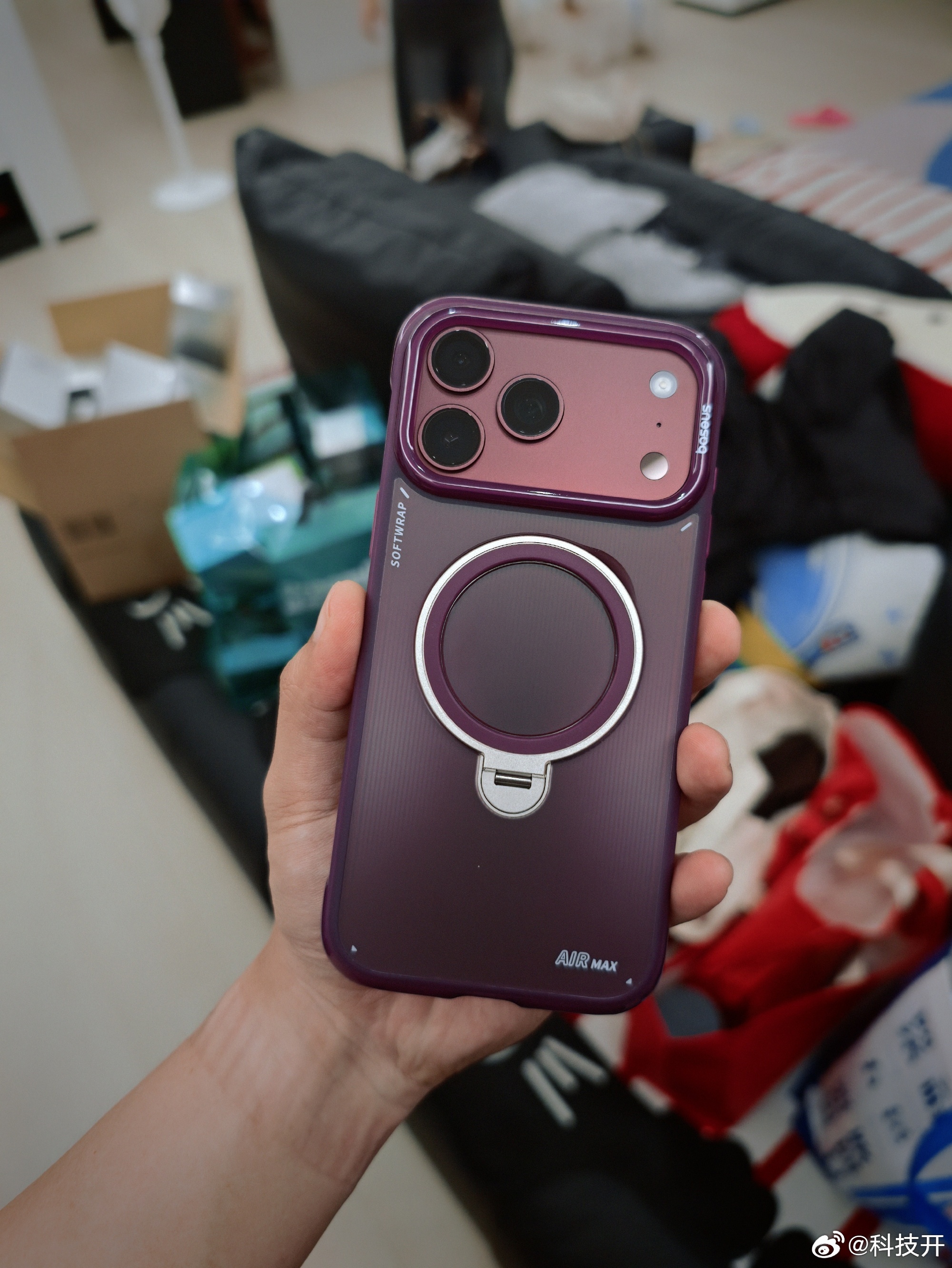 #早买iPhone18Pro的人开始烧心了# 不是早就说了吗？早买早享受，晚买享折扣。只有把规矩立住，等等党才不会烧心啊！现在这个时机到了！

天猫双11买iPhone 18 Pro系列，优惠折扣来了！只要在淘宝上搜「苹果惊喜券」，就能领取一张300元苹果惊喜券。当然了这样还不够巨优惠，再叠加咱们的以旧换新，立马 ​