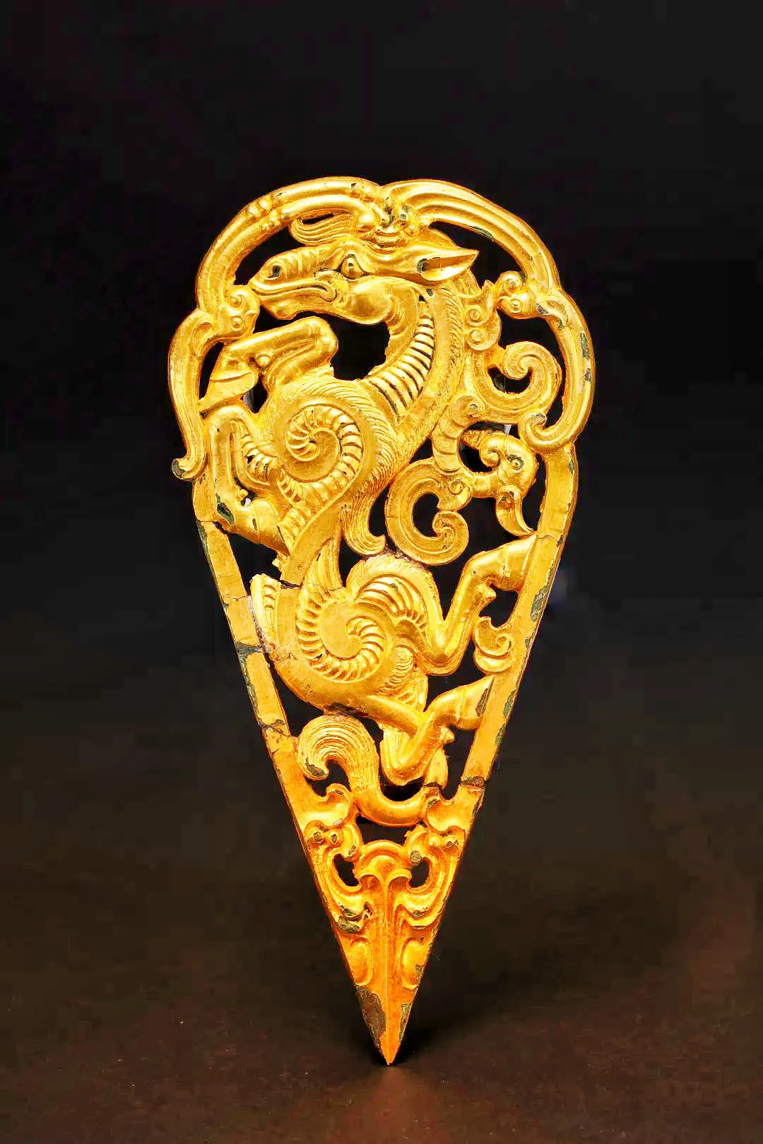 穿越两千年的 “坐骑车标”