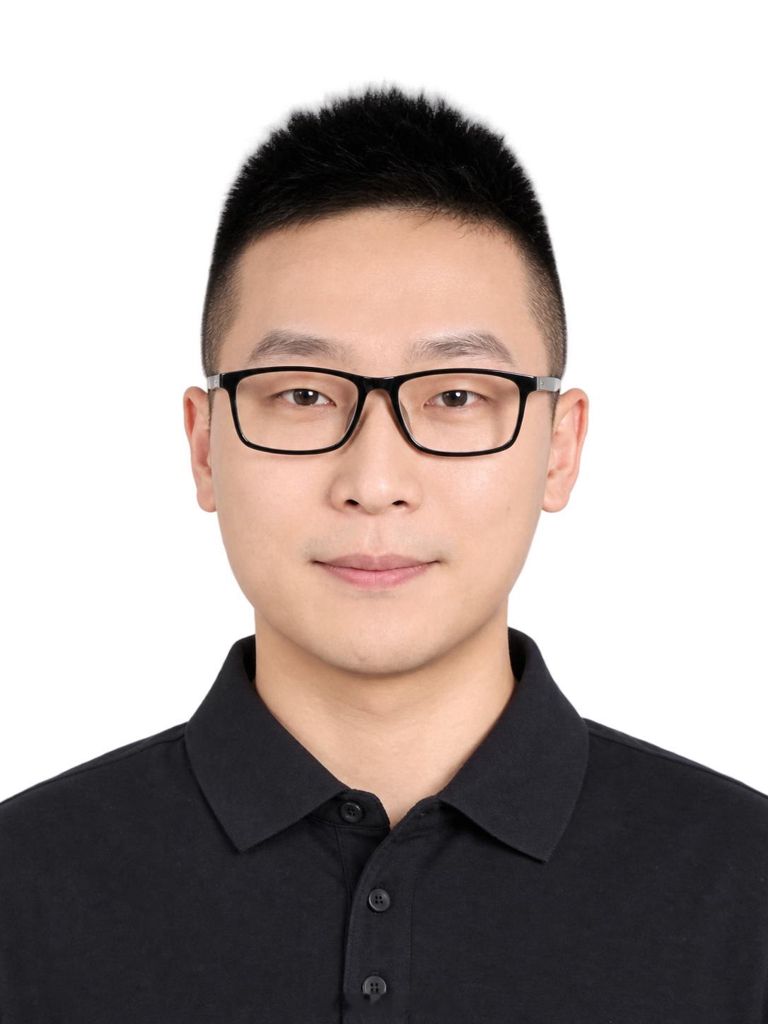 因需要白底证件照，但我只有之前拍的形象照，发给公司美工帮我处理，在等待的时候，我突然想起可以用AI的嘛。
然后ChatGPT给了我结果（图1）......我妈妈看了都认不出来啊！[笑cry]
一时兴起，我就把同样的图发给豆包，豆包给我的结果（图2）.......我妈妈看了可能都会懵懵的！[允悲]
（P.S.，AI图比真 ​